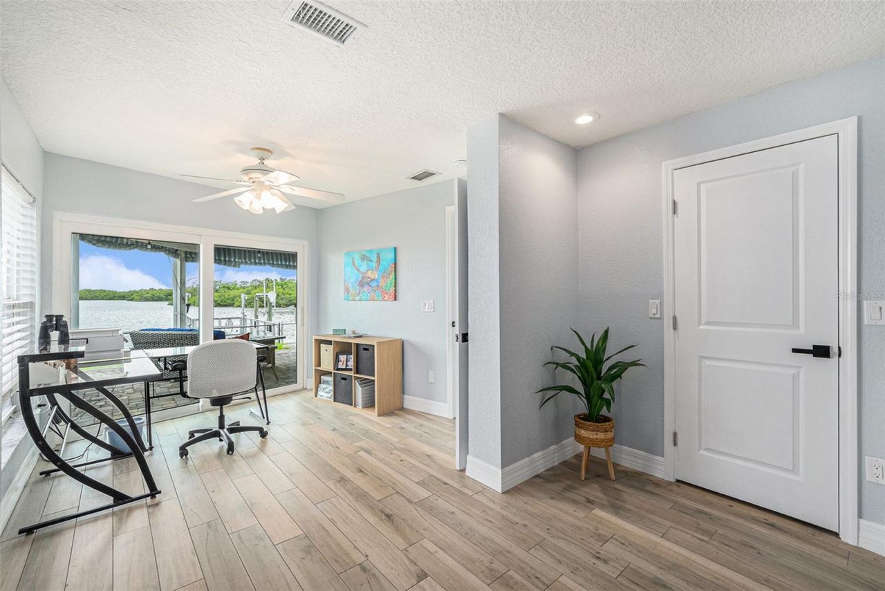 5694 Oakhurst Drive, Seminole, FL 33772 Photo