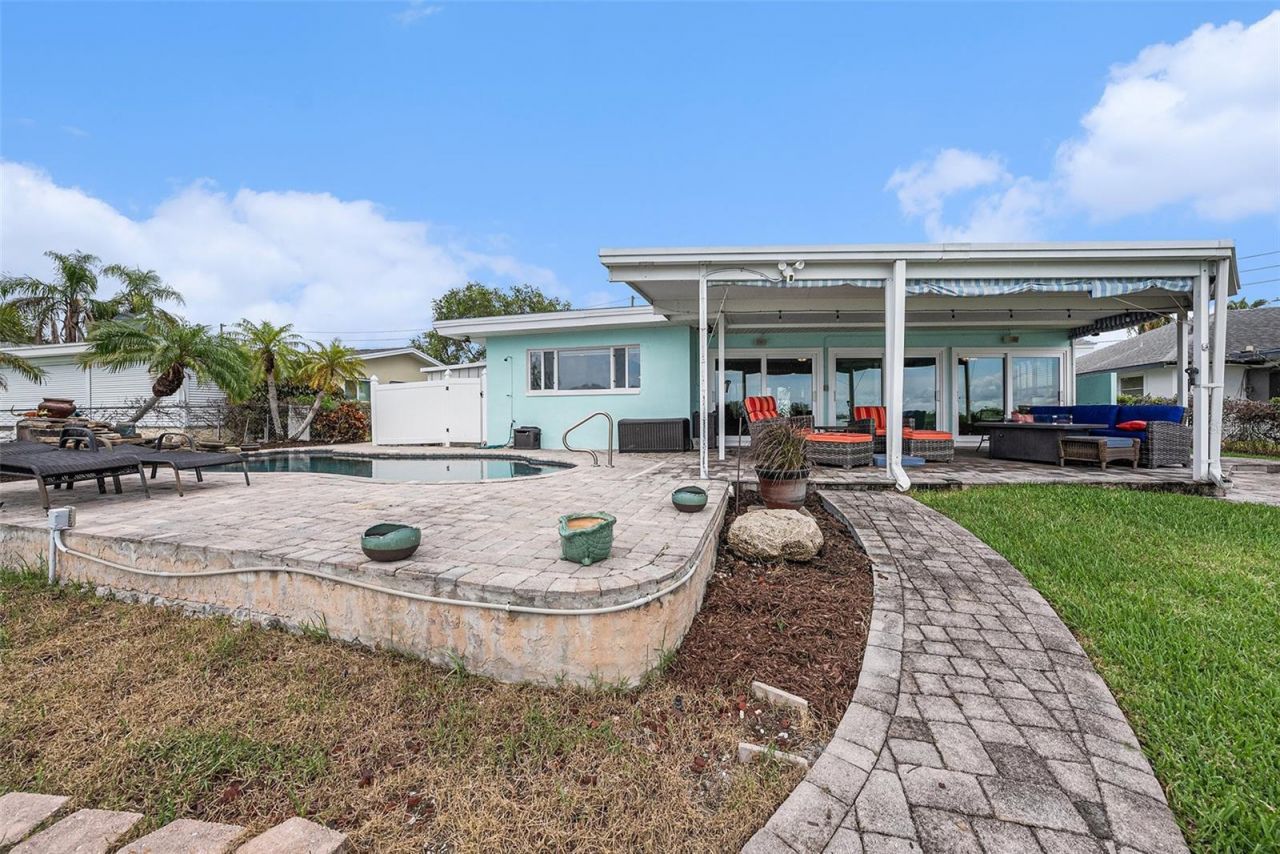 5694 Oakhurst Drive, Seminole, FL 33772 Photo