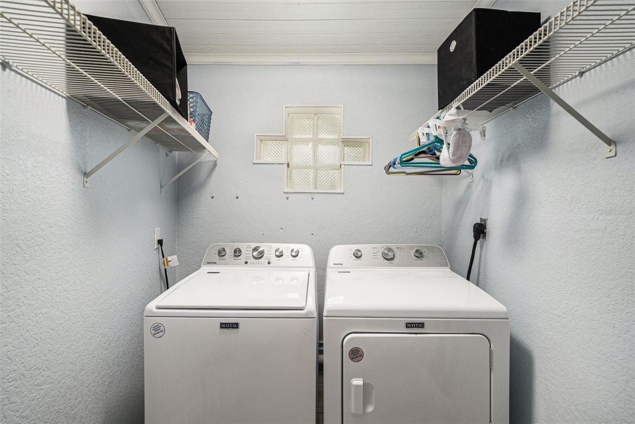 5694 Oakhurst Drive, Seminole, FL 33772 Photo