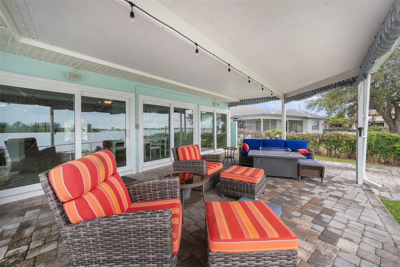 5694 Oakhurst Drive, Seminole, FL 33772 Photo