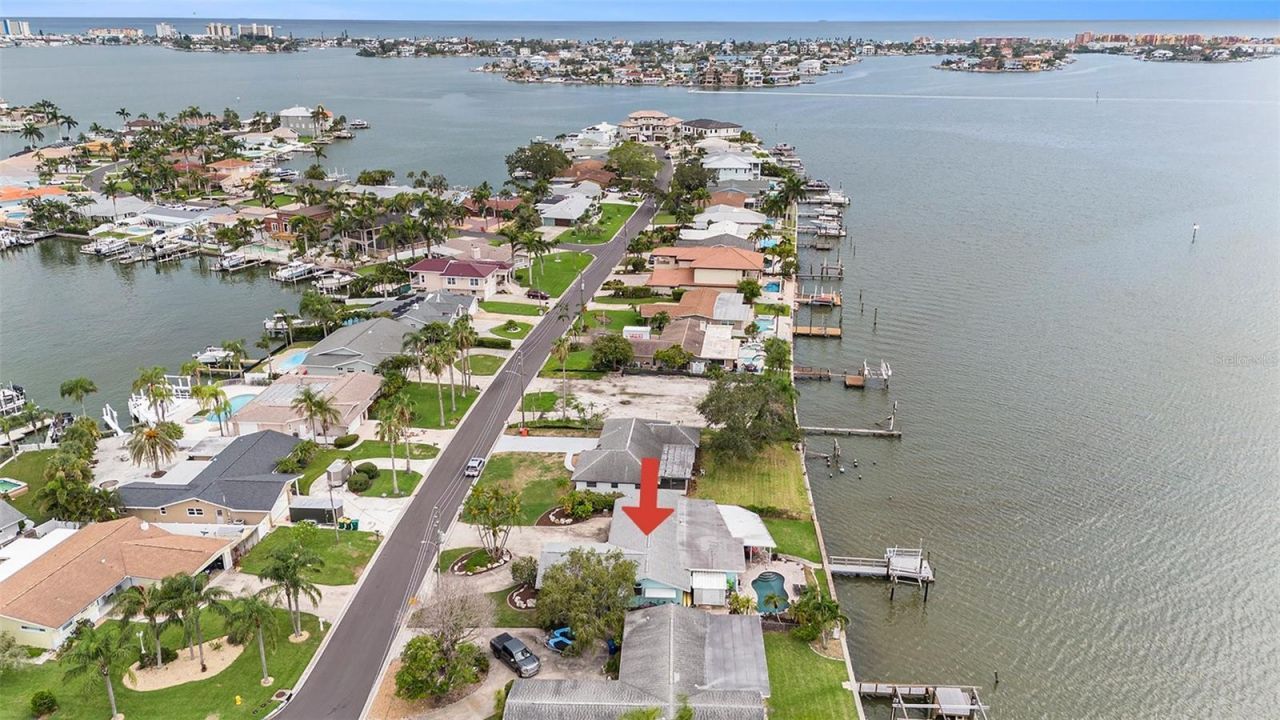 5694 Oakhurst Drive, Seminole, FL 33772 Photo