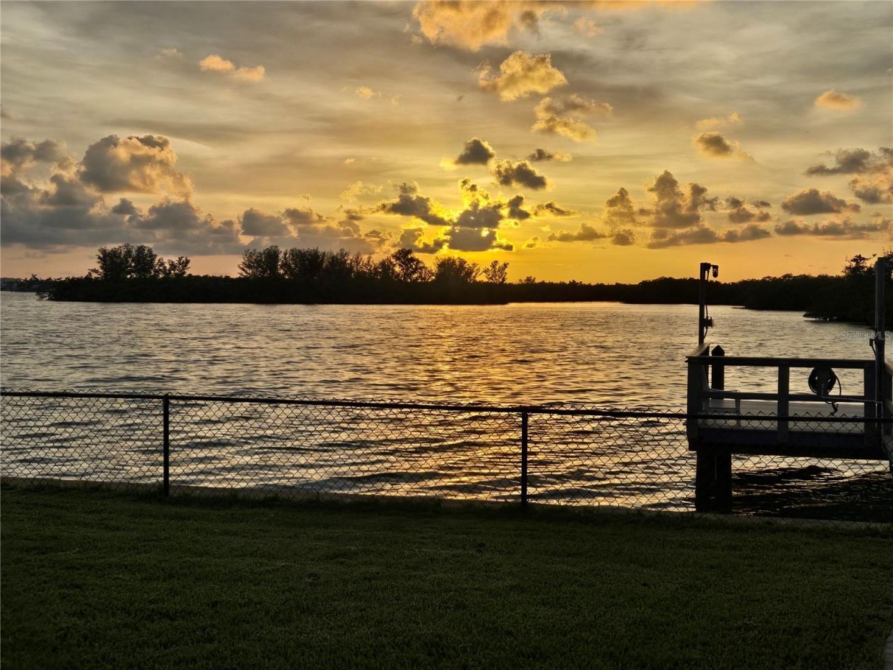 5694 Oakhurst Drive, Seminole, FL 33772 Photo