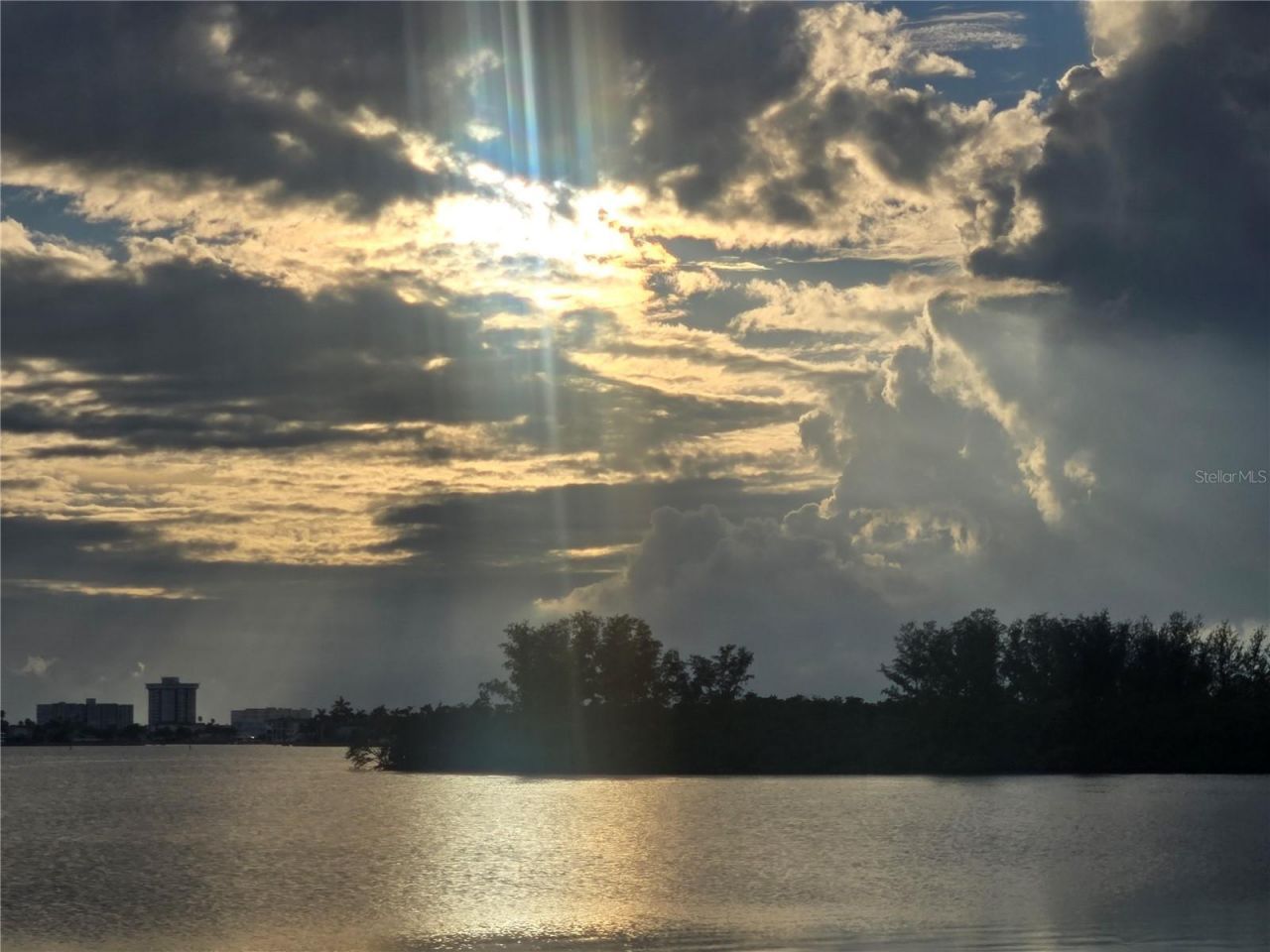 5694 Oakhurst Drive, Seminole, FL 33772 Photo