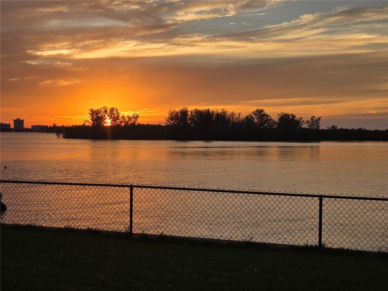 5694 Oakhurst Drive, Seminole, FL 33772 Photo