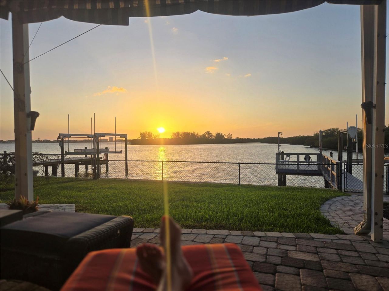 5694 Oakhurst Drive, Seminole, FL 33772 Photo