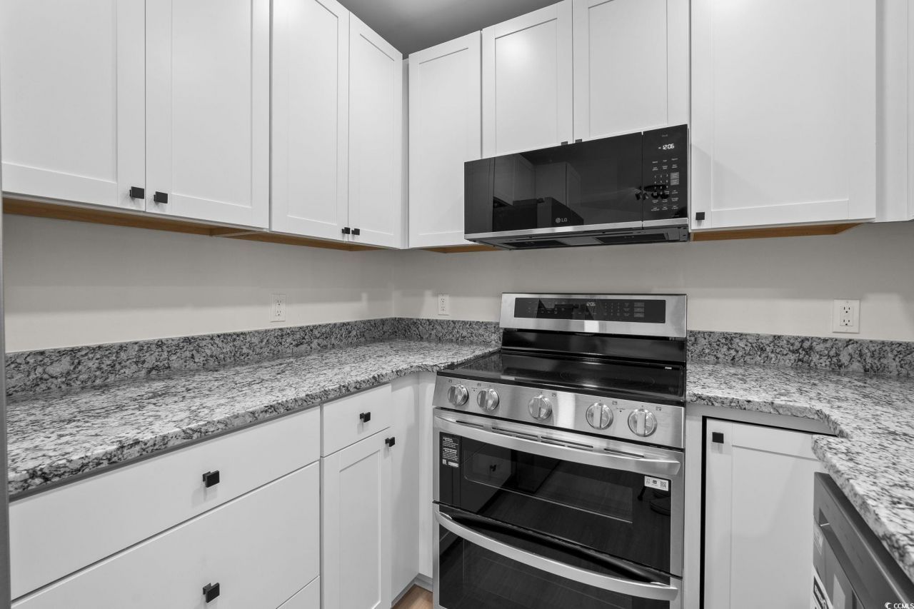 8861 Cloisters Ln. Photo 7