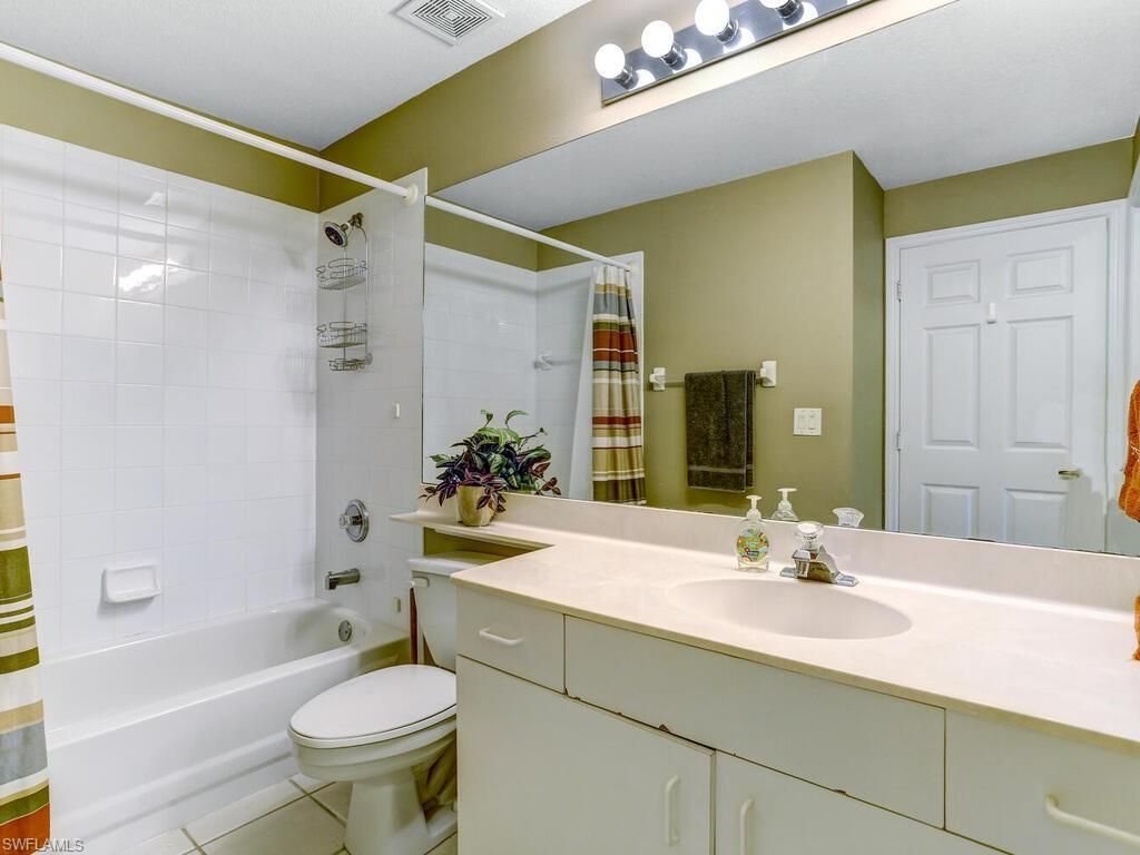 2220 Chesterbrook Ct, Unit 6-202, Naples, FL 34109 Photo