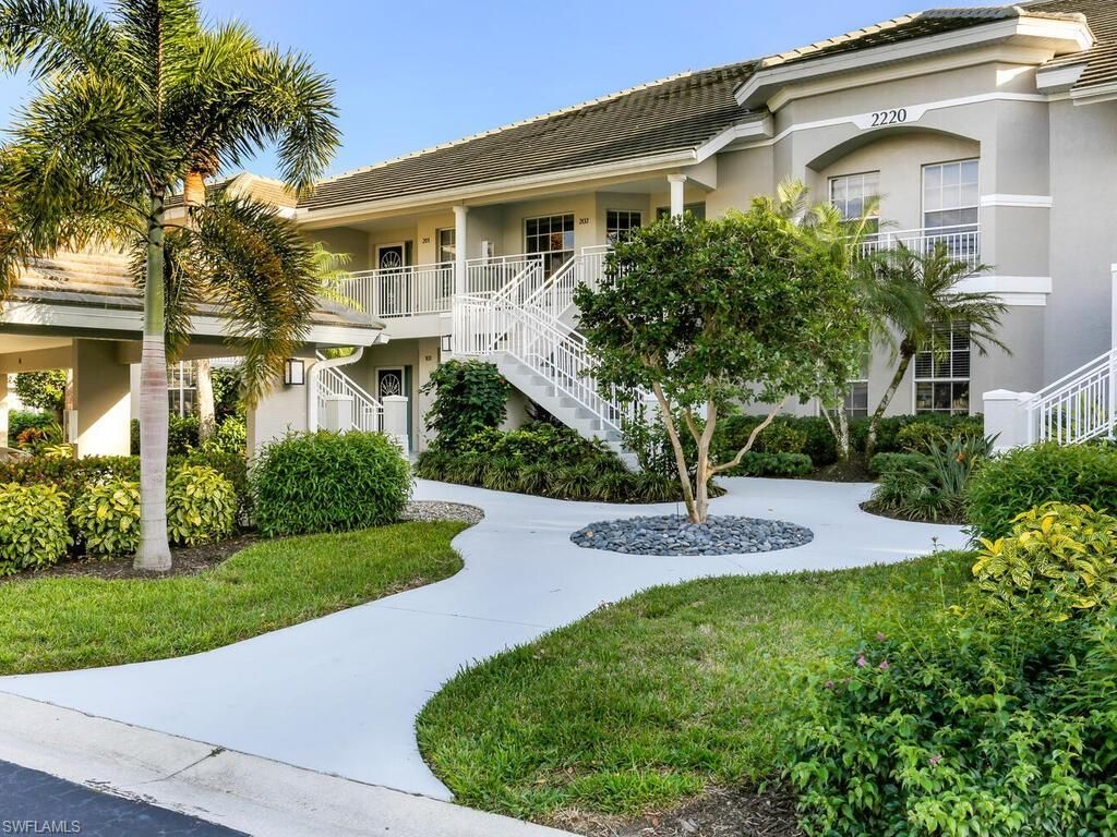 2220 Chesterbrook Ct, Unit 6-202, Naples, FL 34109 Photo
