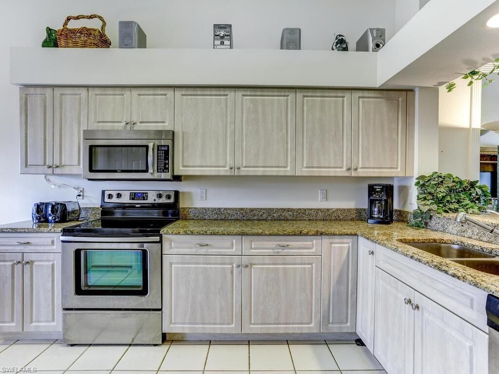 2220 Chesterbrook Ct, Unit 6-202, Naples, FL 34109 Photo