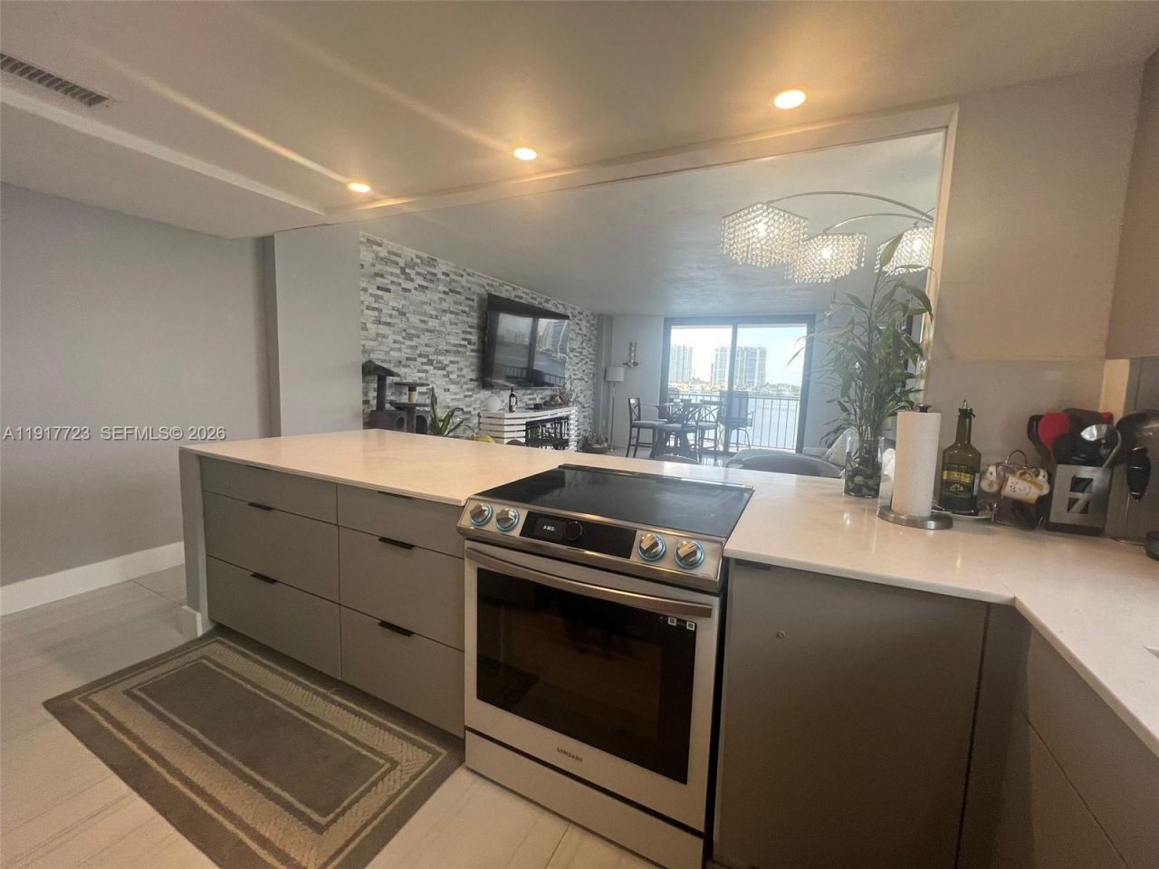 17878 N Bay Rd, Unit 507, Sunny Isles Beach, FL 33160 Photo