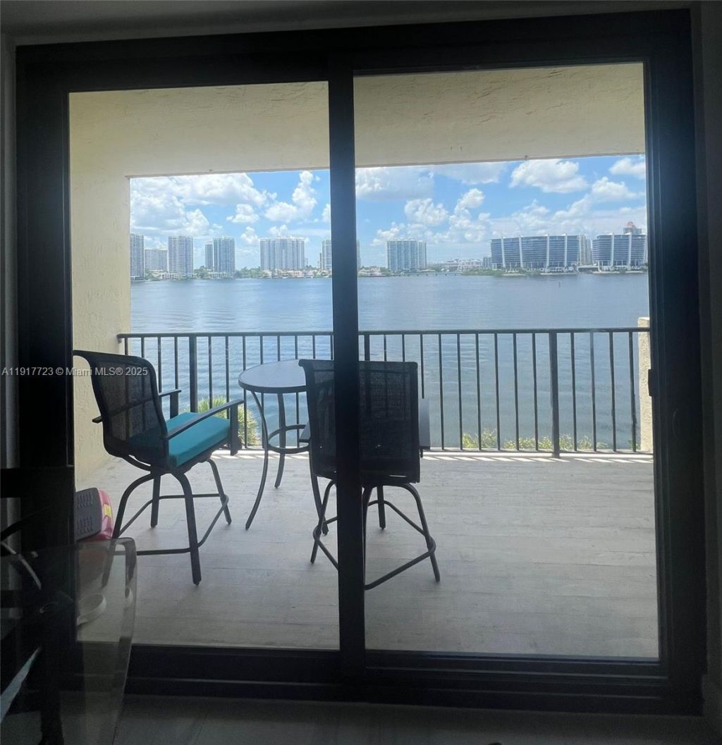 17878 N Bay Rd, Unit 507, Sunny Isles Beach, FL 33160 Photo