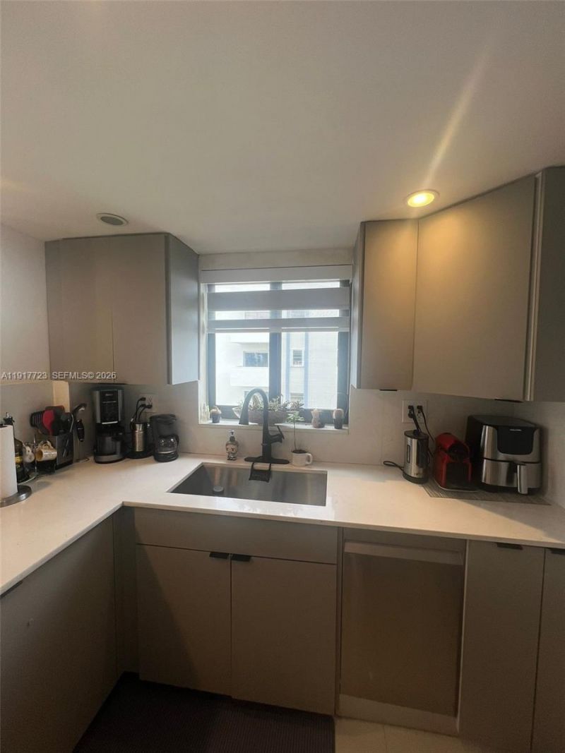 17878 N Bay Rd, Unit 507, Sunny Isles Beach, FL 33160 Photo
