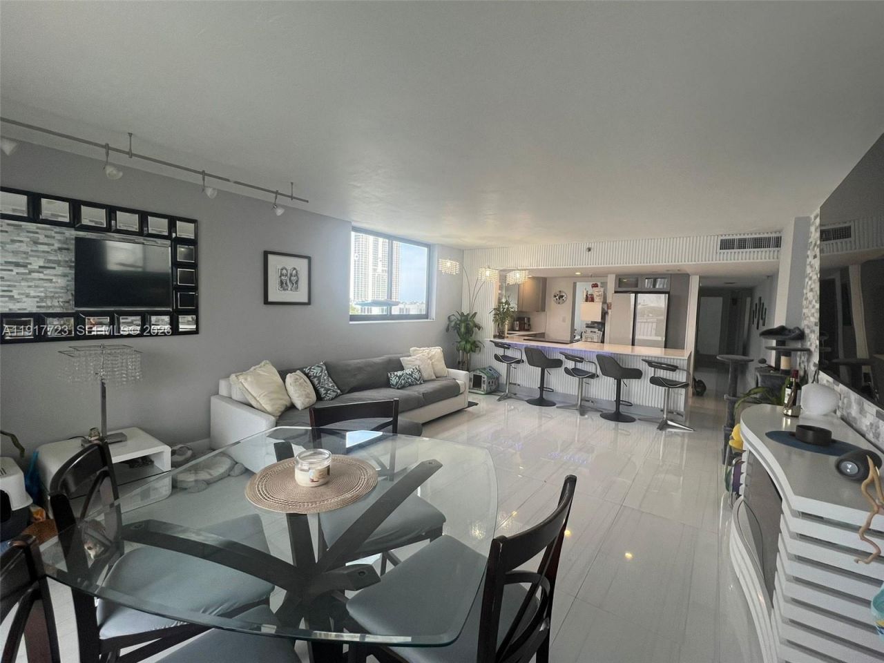 17878 N Bay Rd, Unit 507, Sunny Isles Beach, FL 33160 Photo