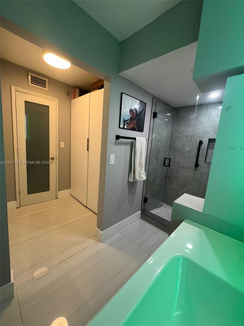 17878 N Bay Rd, Unit 507, Sunny Isles Beach, FL 33160 Photo