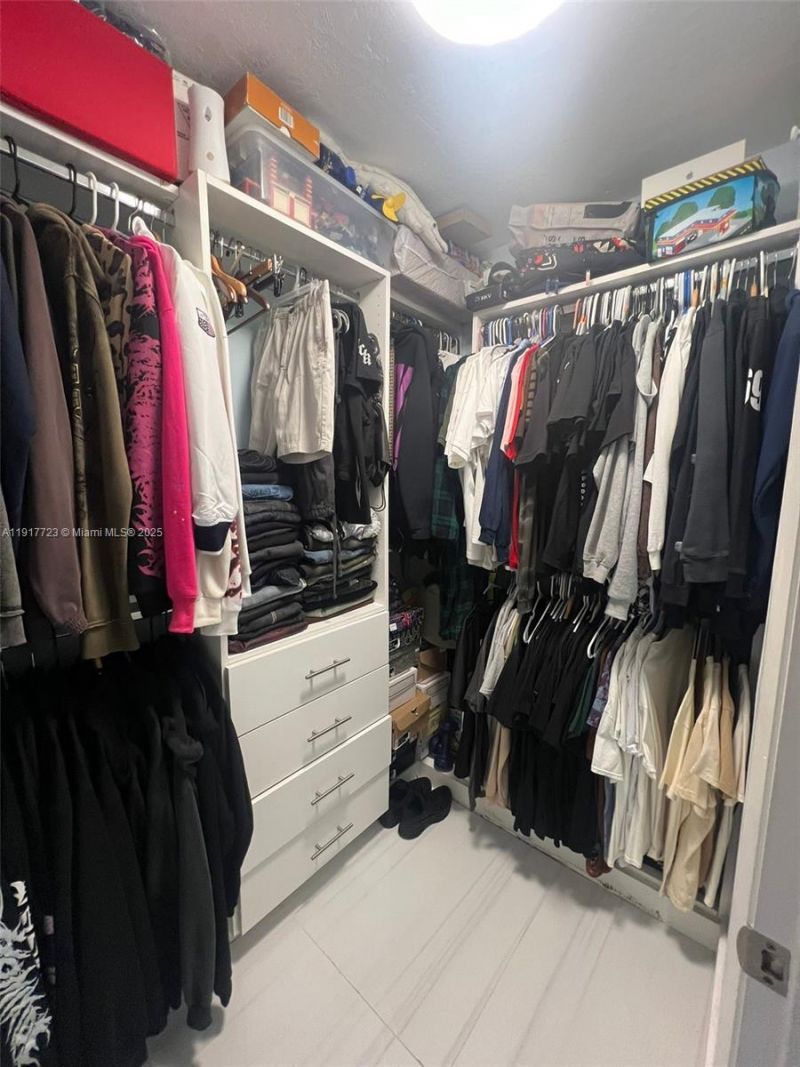 17878 N Bay Rd, Unit 507, Sunny Isles Beach, FL 33160 Photo