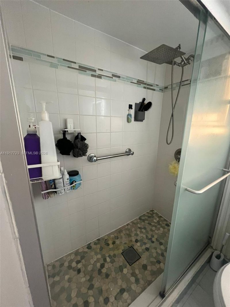 17878 N Bay Rd, Unit 507, Sunny Isles Beach, FL 33160 Photo