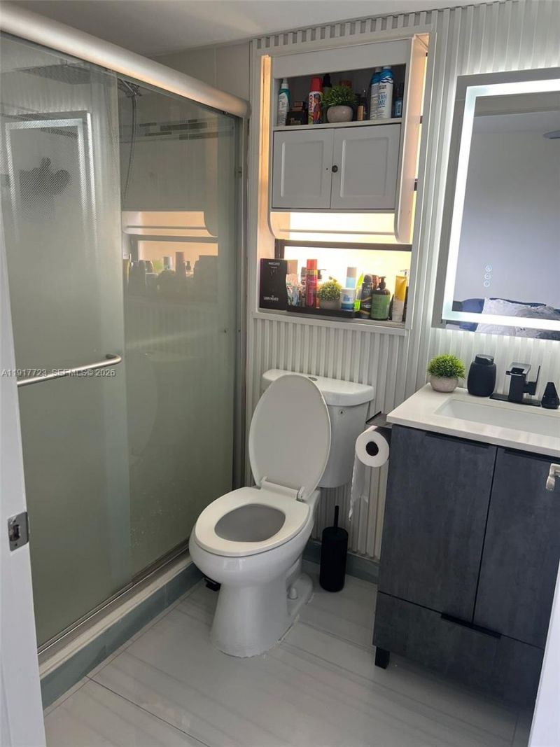 17878 N Bay Rd, Unit 507, Sunny Isles Beach, FL 33160 Photo