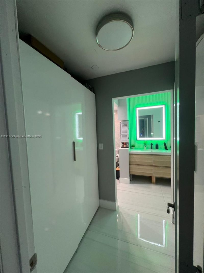 17878 N Bay Rd, Unit 507, Sunny Isles Beach, FL 33160 Photo