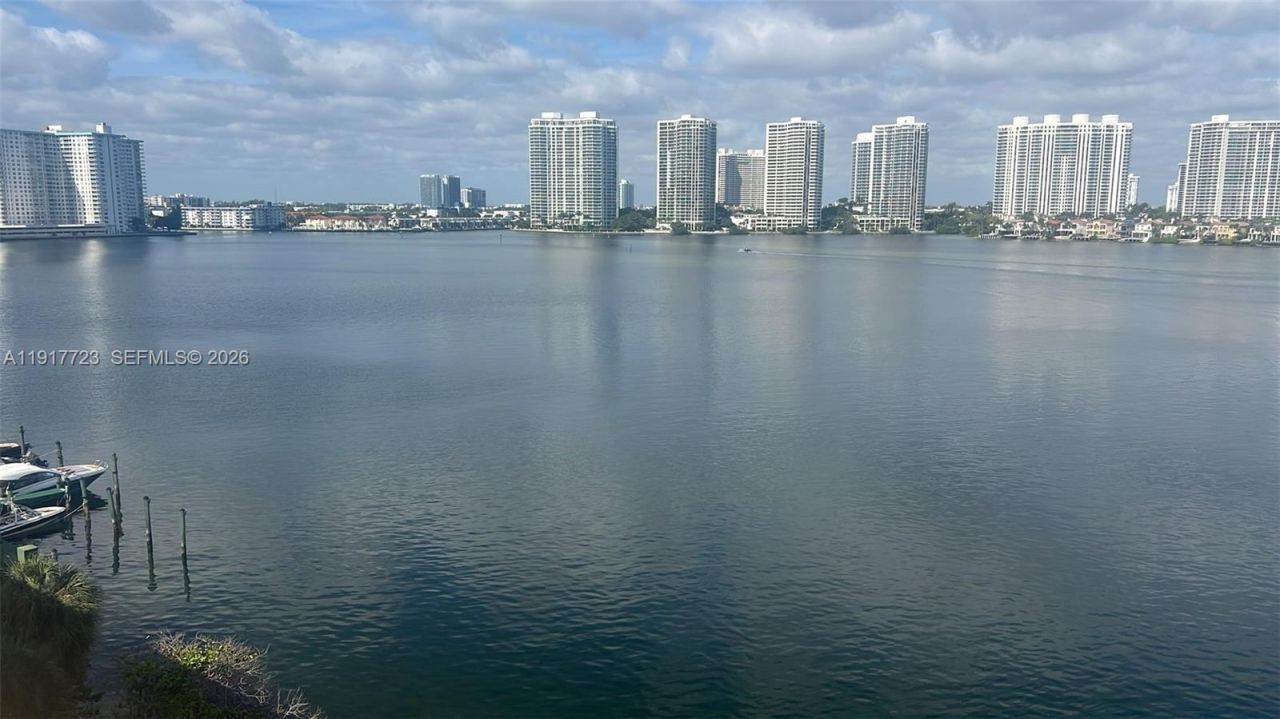 17878 N Bay Rd, Unit 507, Sunny Isles Beach, FL 33160 Photo
