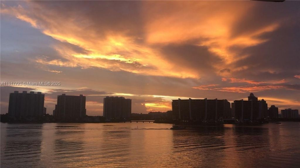 17878 N Bay Rd, Unit 507, Sunny Isles Beach, FL 33160 Photo