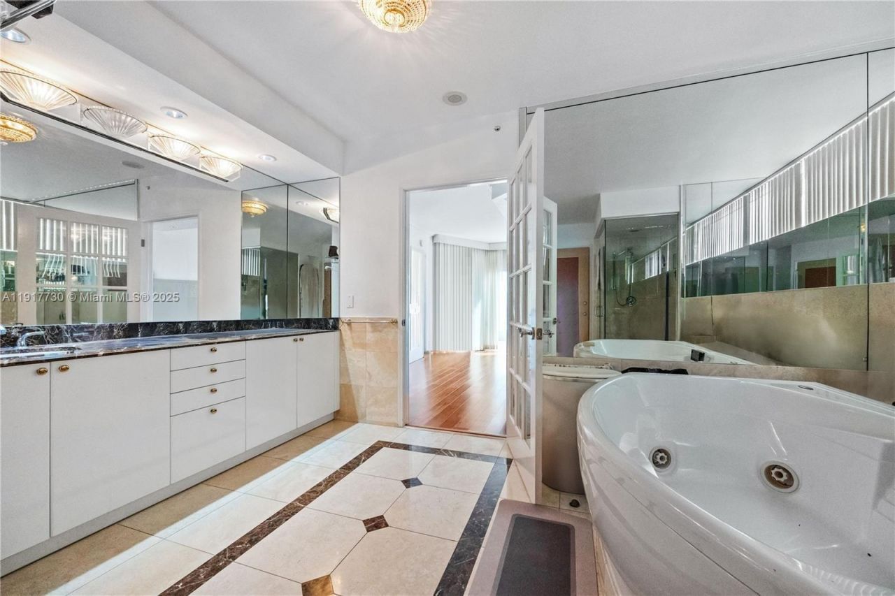 17555 Collins Ave, Unit 607, Sunny Isles Beach, FL 33160 Photo