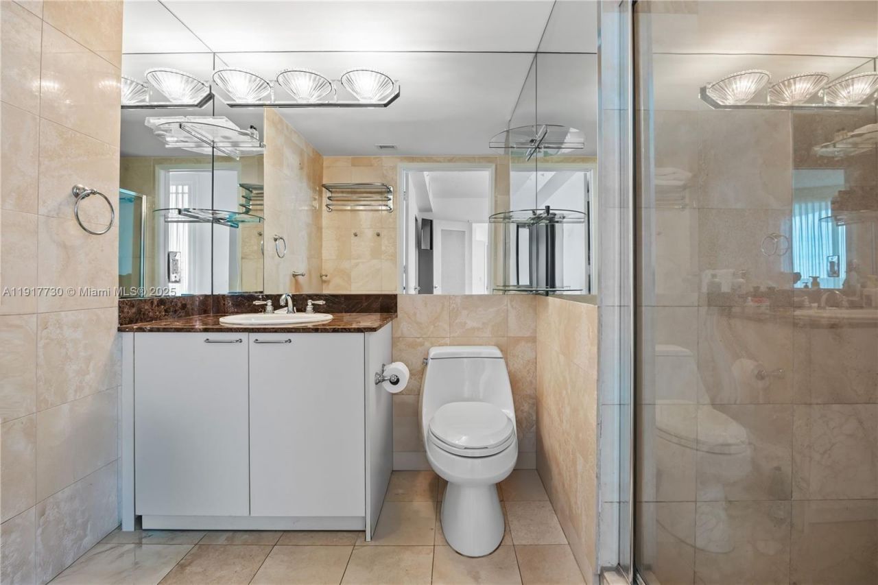 17555 Collins Ave, Unit 607, Sunny Isles Beach, FL 33160 Photo