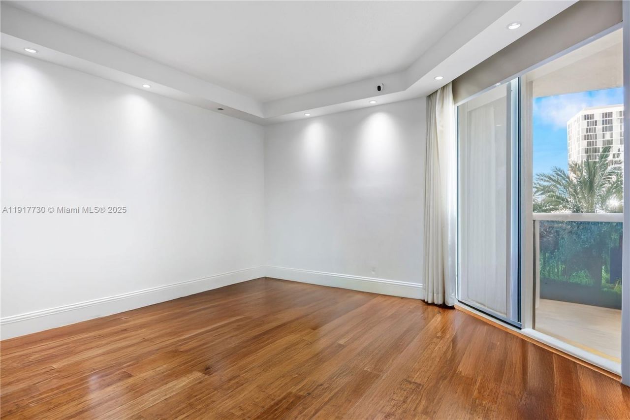 17555 Collins Ave, Unit 607, Sunny Isles Beach, FL 33160 Photo