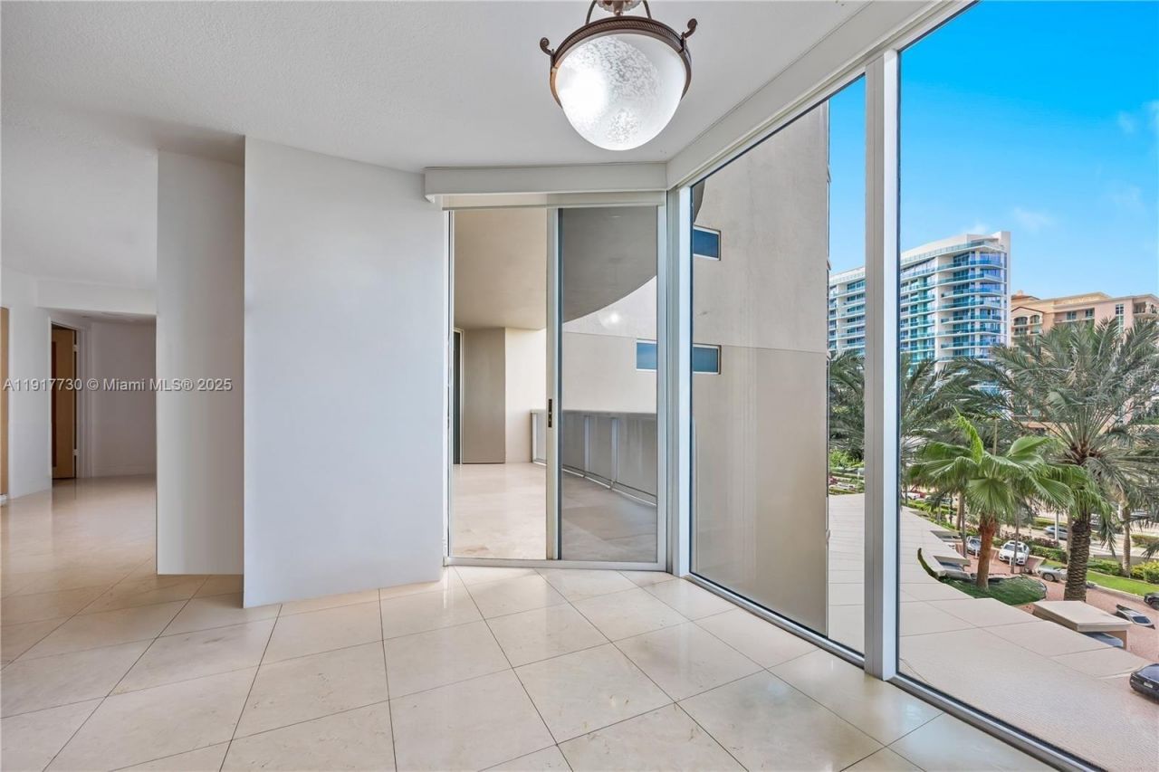 17555 Collins Ave, Unit 607, Sunny Isles Beach, FL 33160 Photo