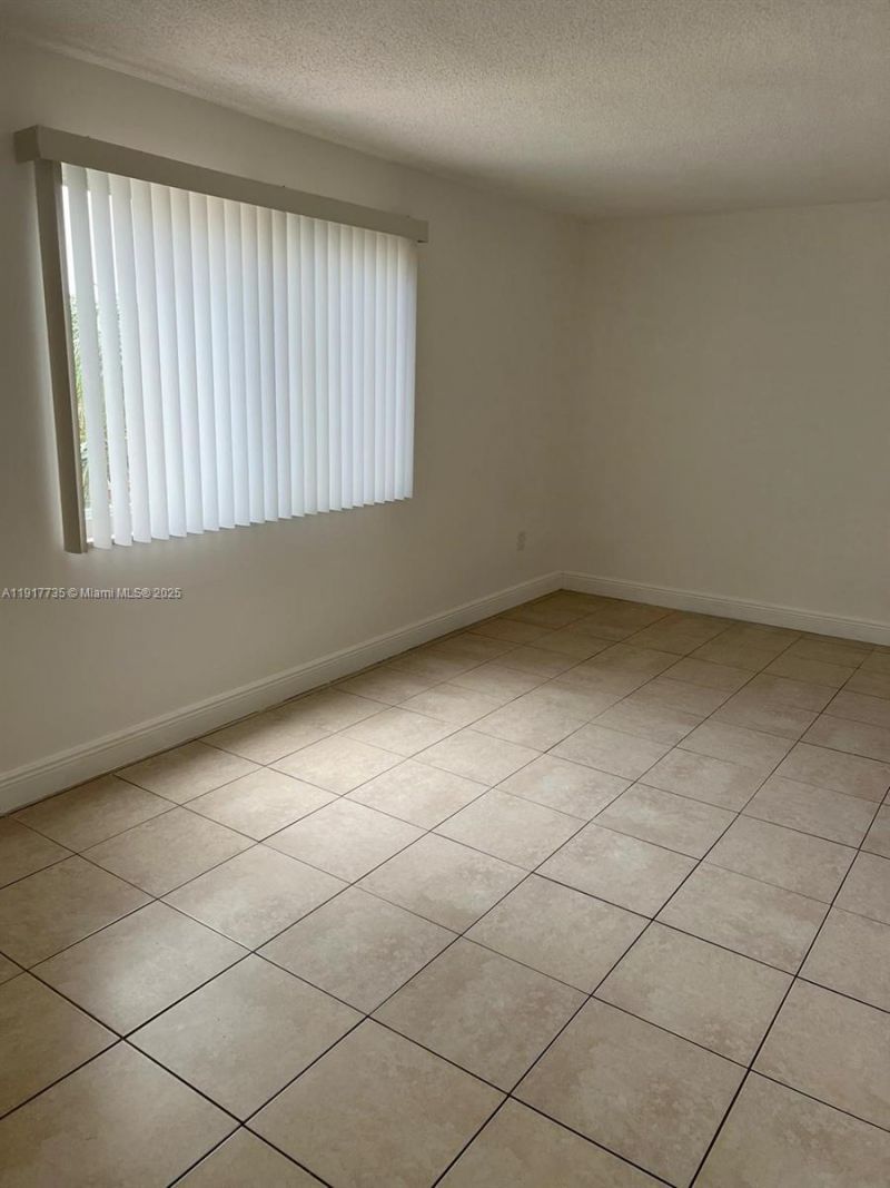6930 Miami Gardens Dr, Unit 1-410, Hialeah, FL 33015 Photo