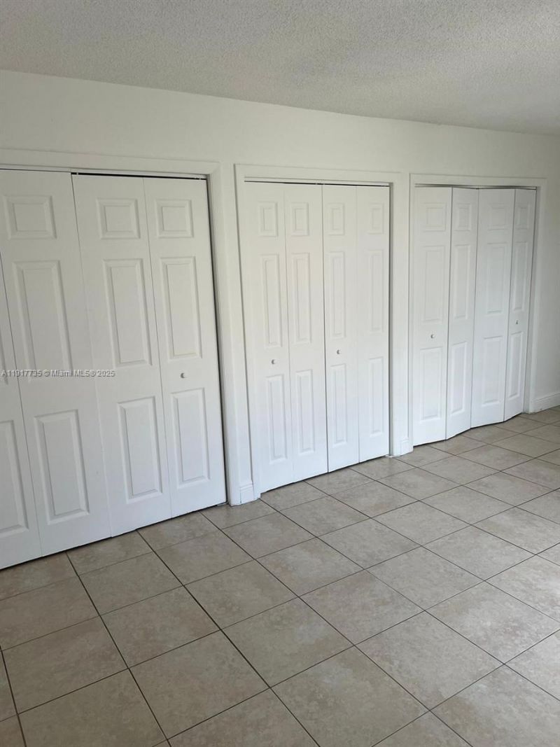 6930 Miami Gardens Dr, Unit 1-410, Hialeah, FL 33015 Photo