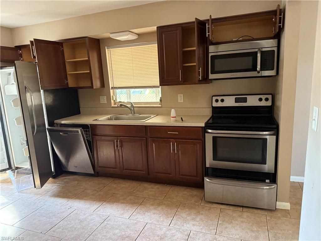 326 Morgan Cir N, Lehigh Acres, FL 33936 Photo