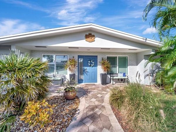 2611 NE 53rd St, Lighthouse Point, FL 33064