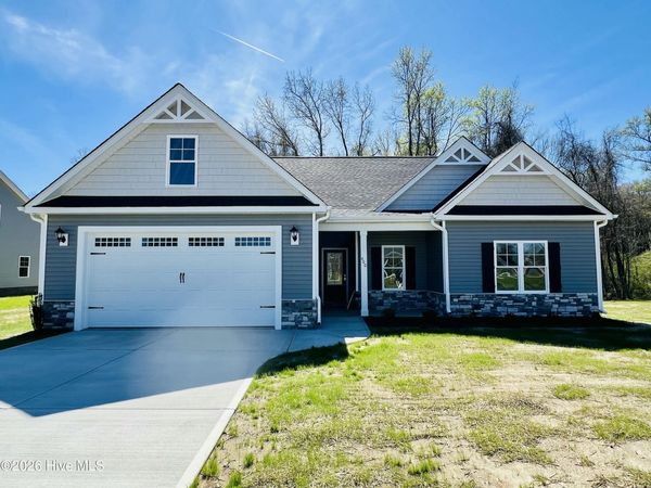 400 Creeks Edge Drive, Pikeville, NC 27863