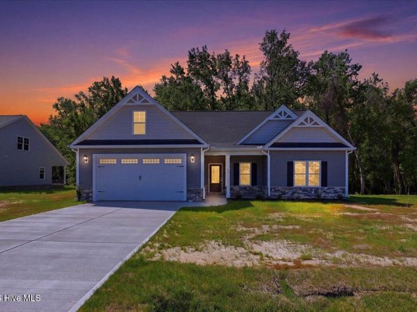 400 Creeks Edge Drive, Pikeville, NC 27863