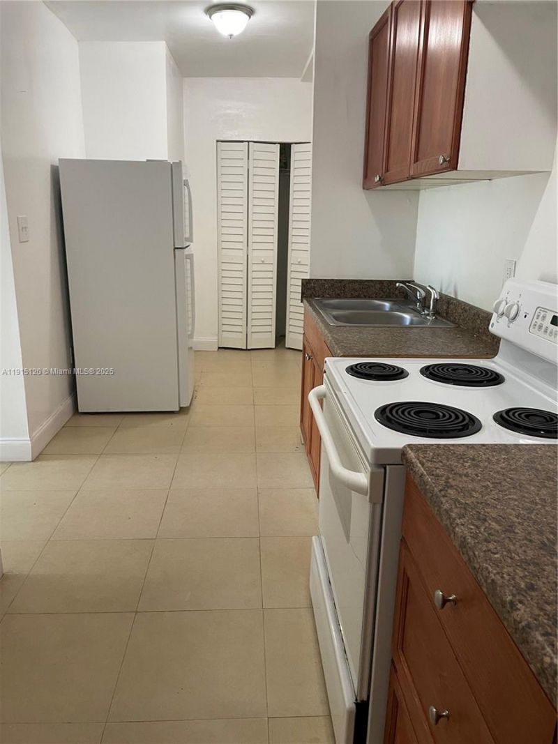 1180 NE 160th Ter, Unit 3, North Miami Beach, FL 33162 Photo
