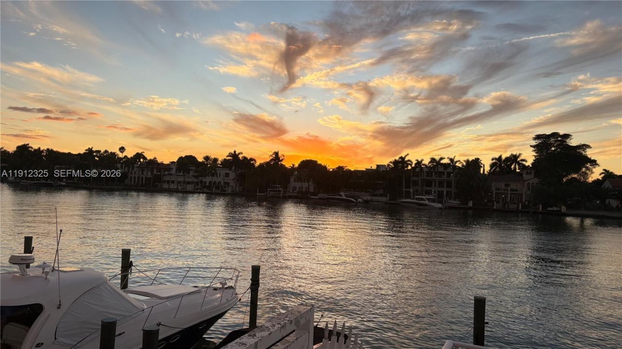 5700 Collins Ave, Unit 11B, Miami Beach, FL 33140 Photo