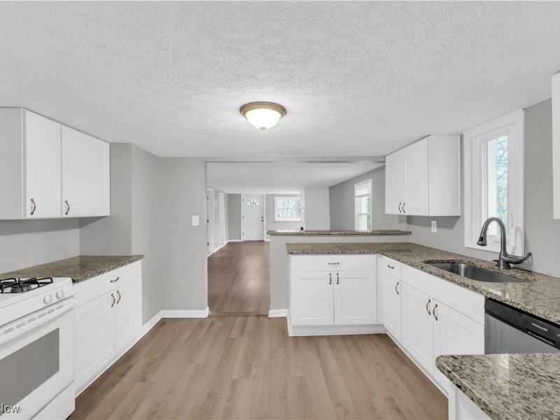 2564 Forest Drive, Hinckley, OH 44233 Photo 10