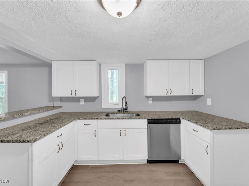 2564 Forest Drive, Hinckley, OH 44233 Photo 9