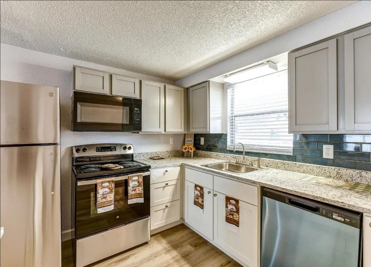 9901 Aquarius Drive, Unit 8, Port Richey, FL 34668 Photo