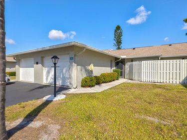 608 PINEBROOK CRESCENT, Unit 8, VENICE, FL 34285