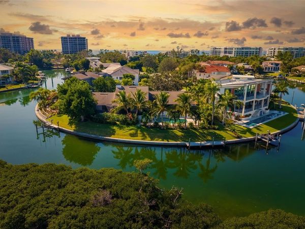 560 HARBOR COVE CIRCLE, LONGBOAT KEY, FL 34228