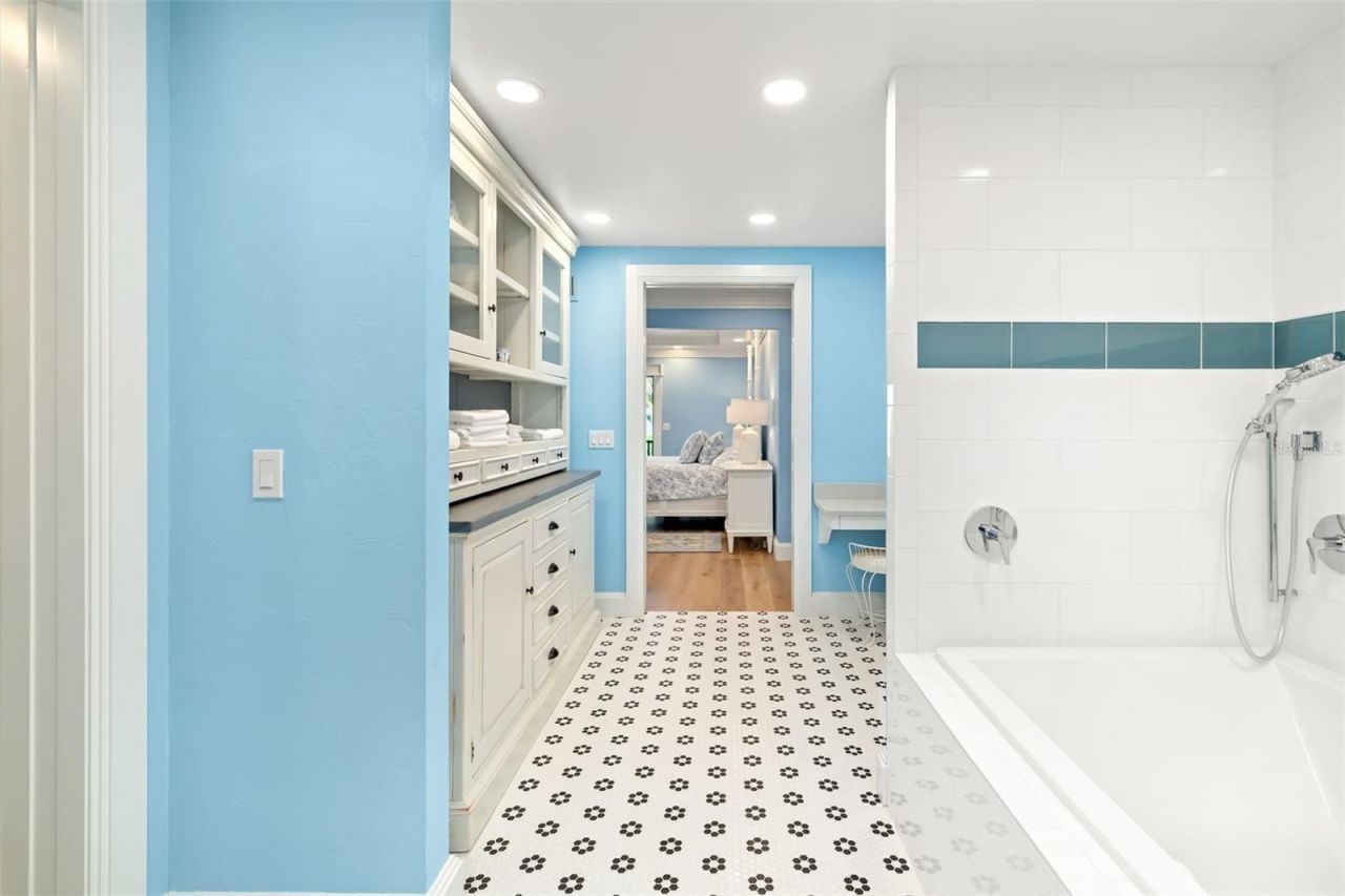 560 Harbor Cove Circle, Longboat Key, FL 34228 Photo