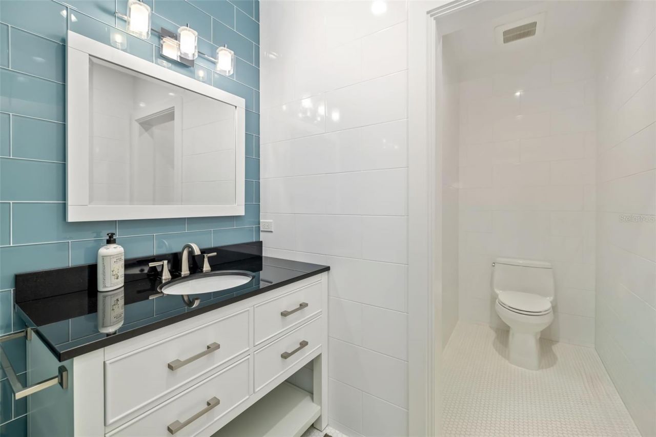 560 Harbor Cove Circle, Longboat Key, FL 34228 Photo