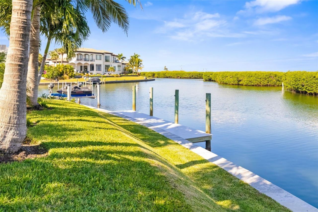 560 Harbor Cove Circle, Longboat Key, FL 34228 Photo