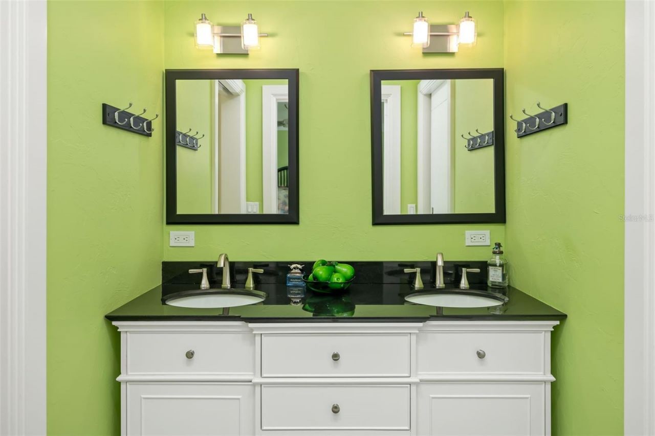 560 Harbor Cove Circle, Longboat Key, FL 34228 Photo