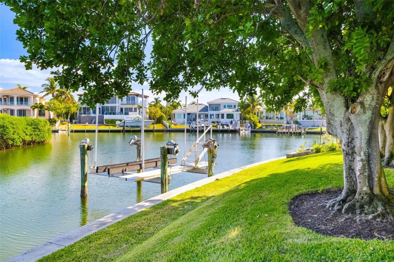 560 Harbor Cove Circle, Longboat Key, FL 34228 Photo