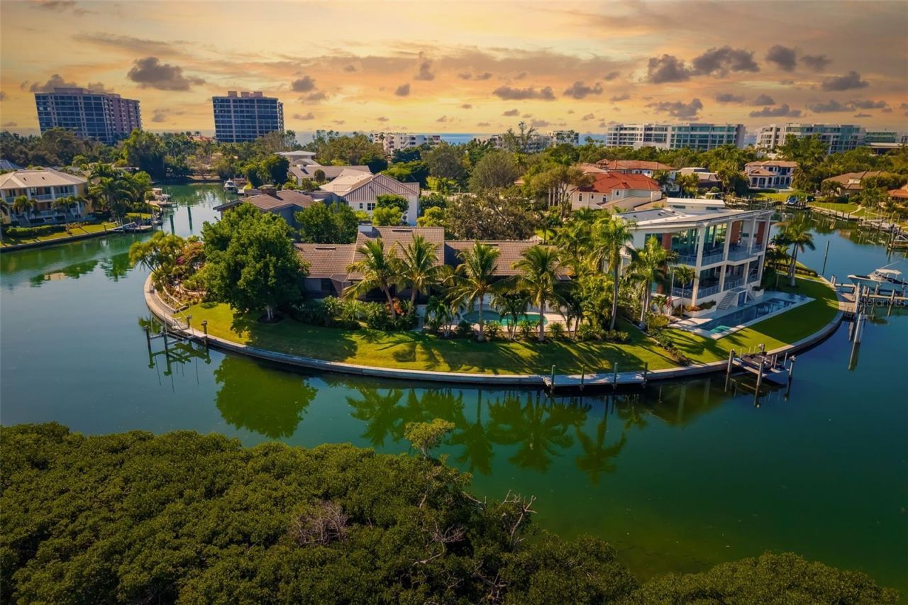 560 Harbor Cove Circle, Longboat Key, FL 34228 Photo