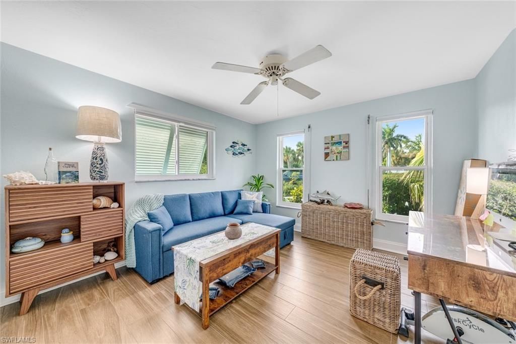 1076 Captains Walk St, Sanibel, FL 33957 Photo