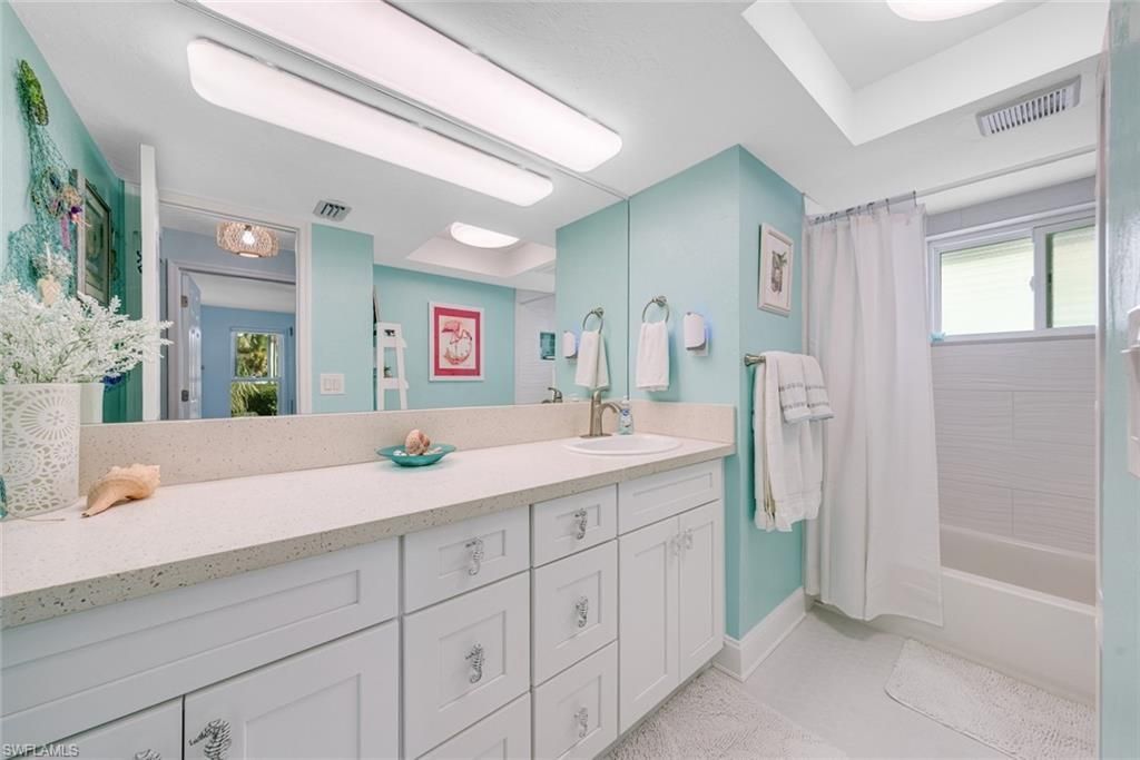 1076 Captains Walk St, Sanibel, FL 33957 Photo