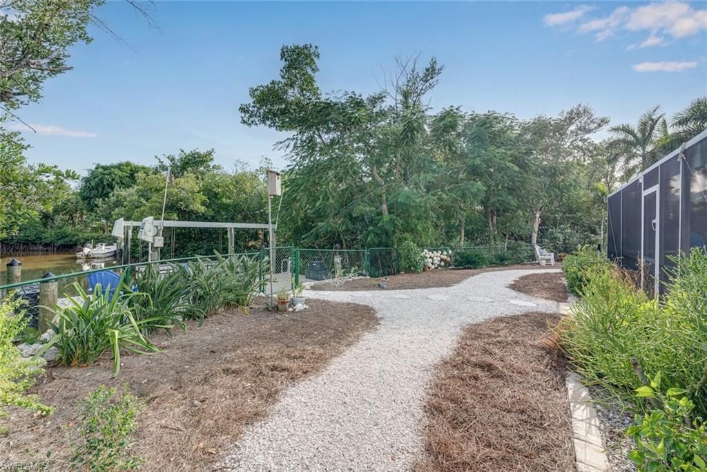 1076 Captains Walk St, Sanibel, FL 33957 Photo